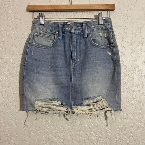 Lovers + Friends Denim Mini Skirt Size 23 - Picture 1 of 11